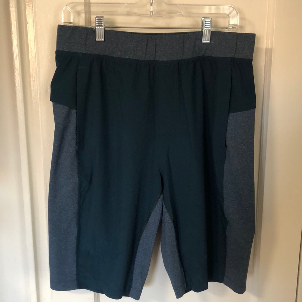 Lululemon Athletica - size large, in perfect condition